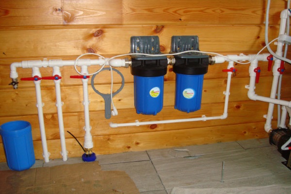 Проточный фильтр для очистки воды из скважины