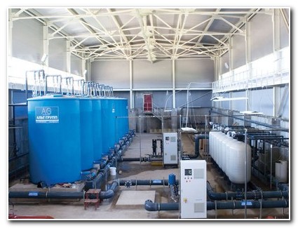 Фильтры-обезжелезиватели воды работают на производстве