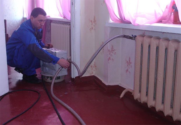 Процедура гидропневматической промывки радиаторов (батарей) отопления жилого дома